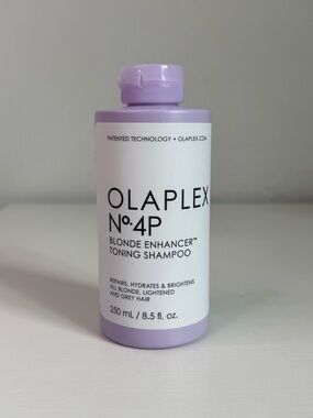 OLAPLEX No.4P Blonde Enhancer Toning Shampoo - Lavender & White